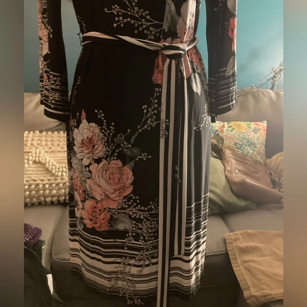 Roz & Ali Dress - Picture 8 of 9